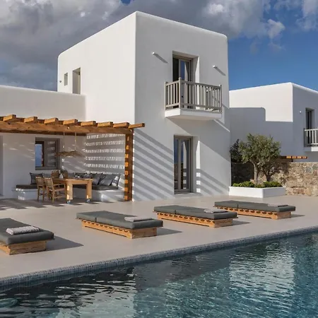Stephanie With Heated Pool, By Red Windmill Mykonos Town