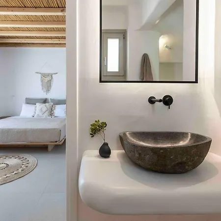 Stephanie With Heated Pool, By Red Windmill Mykonos Town